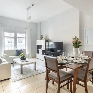 Contemporary 2br W/ Maid's At Jvc شقة